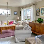 3 Bedroom Cozy In