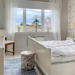 3 Bedroom Cozy In *
