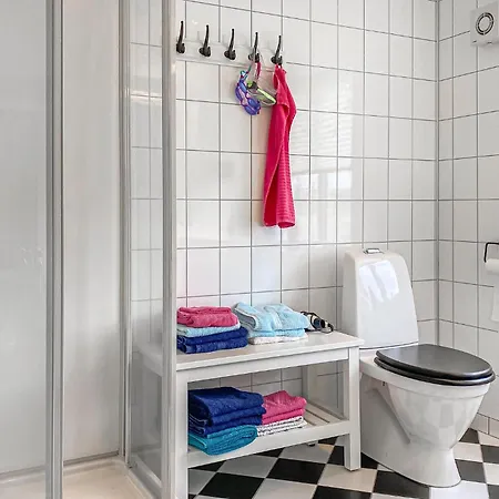 3 Bedroom Cozy In Leilighet Myklebost