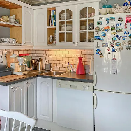 3 Bedroom Cozy In * Myklebost