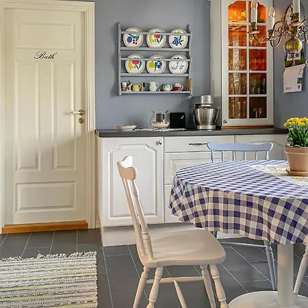 3 Bedroom Cozy In Leilighet
