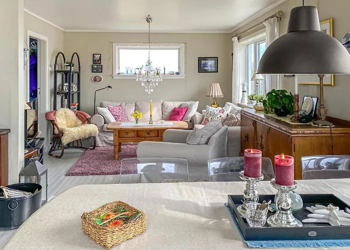 Апартаменты 3 Bedroom Cozy In