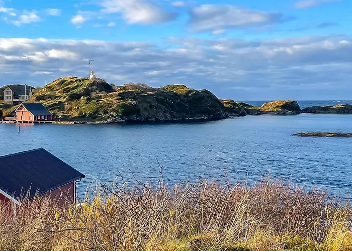 3 Bedroom Cozy In Апартаменты Myklebost (Vanylven)