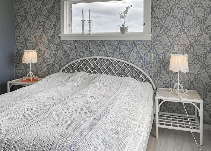 Апартаменты 3 Bedroom Cozy In Myklebost (Vanylven)