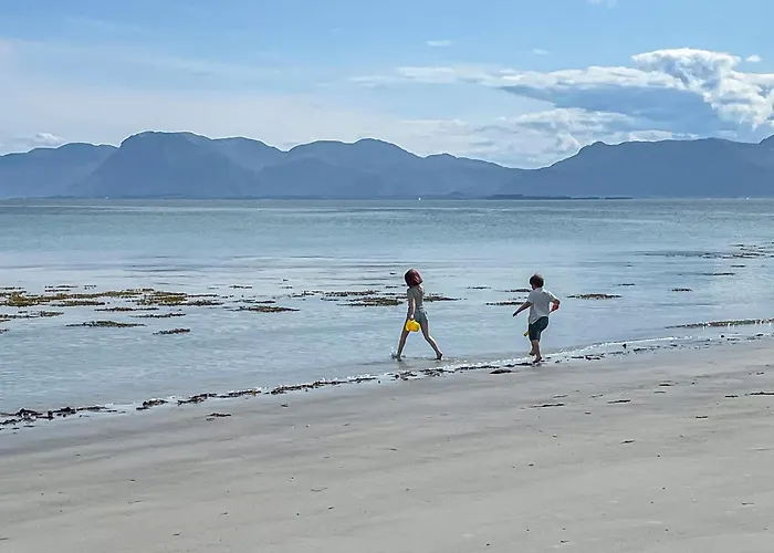 Апартаменты 3 Bedroom Cozy In