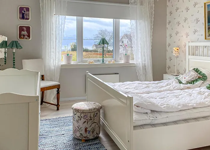 3 Bedroom Cozy In *